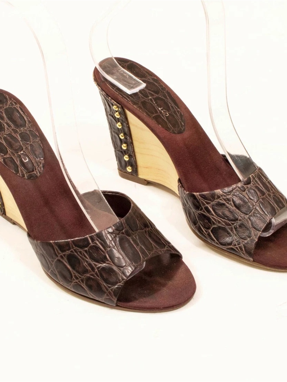 EUC Bandolino Brown Croc-Embossed Open-Toe Wedge Sandals